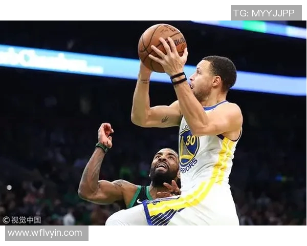 大神三分对决深红团队谁能在赛场上笑到最后的精彩较量